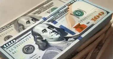 تراجع سعر الدولار مقابل الجنيه خلال منتصف تعاملات اليوم