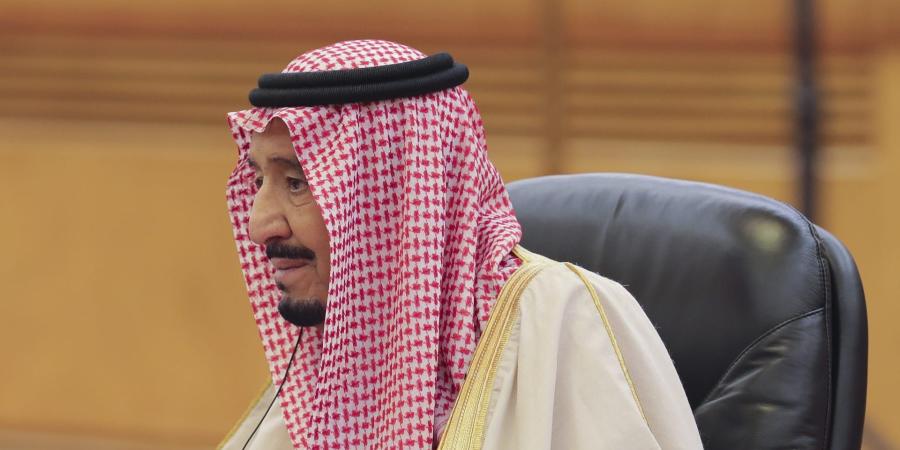 محمد بن سلمان يُطمئِن الجميع على صحة العاهل السعودي - الأول نيوز