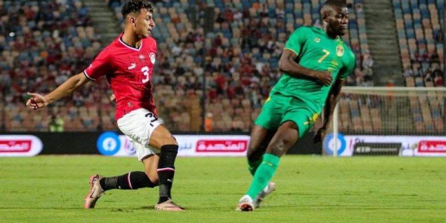 النجيل الصناعي عقبة تواجه منتخب مصر في مباراة العودة أمام موريتانيا