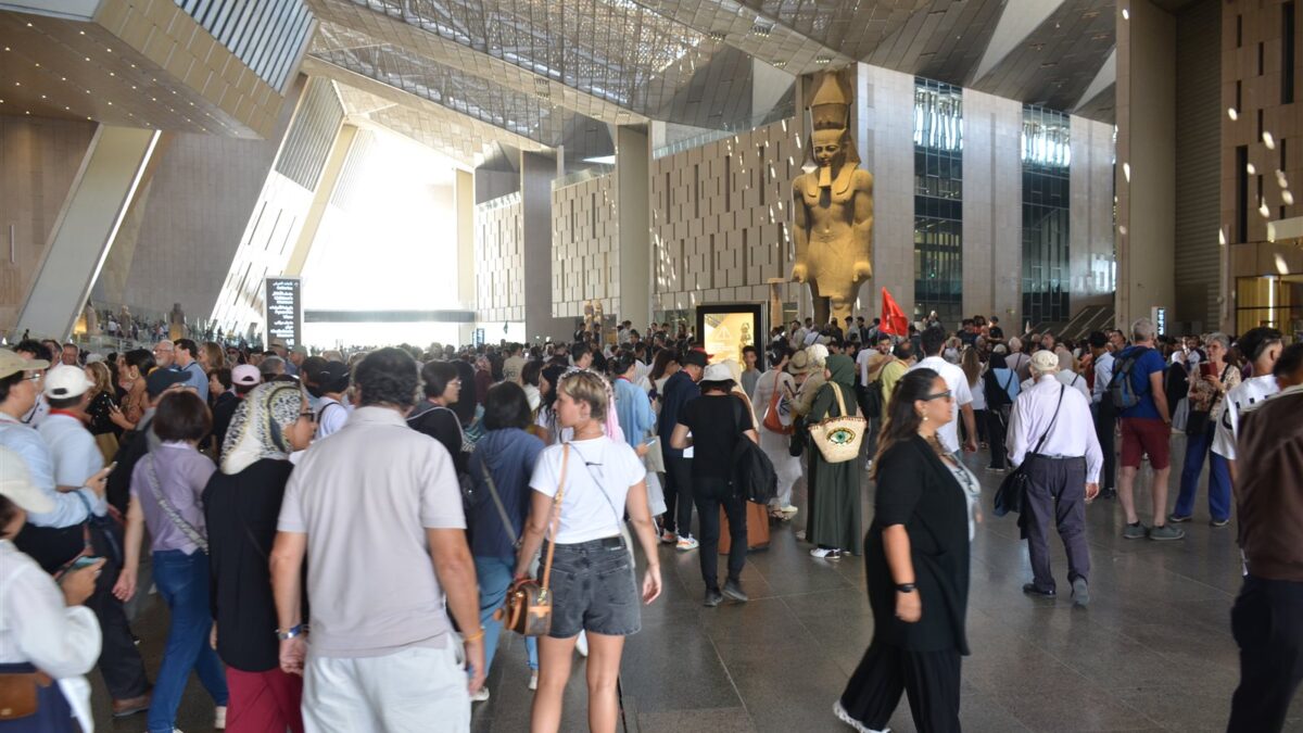 إقبال قياسي على المتحف المصري الكبير