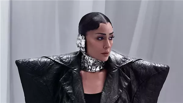 غادة عبد الرازق تخطف الأنظار بإطلالة جديدة في جلسة تصوير جريئة