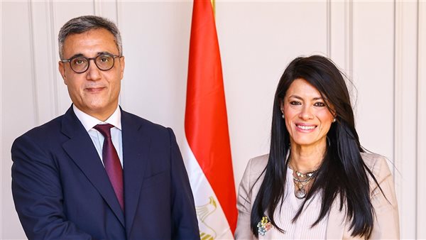 رانيا المشاط تبحث مع السفير الجزائري