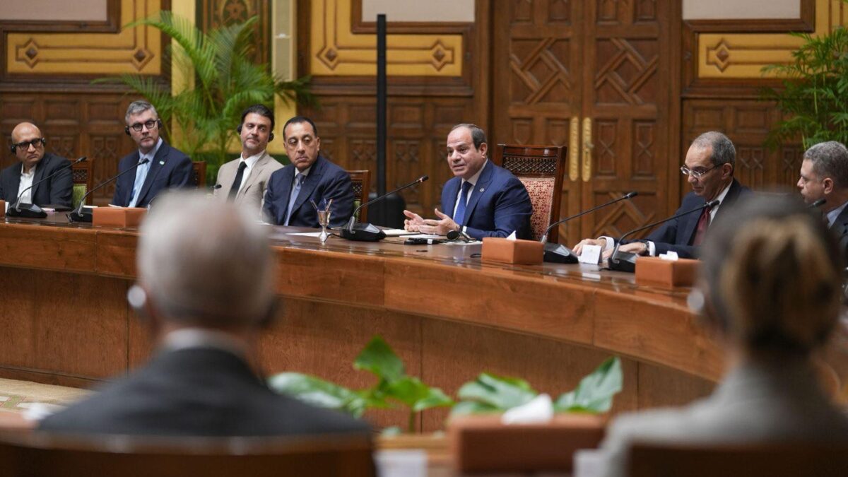 الرئيس السيسي يلتقي قيادات كبرى شركات التعهيد العالمية