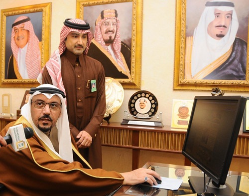امير القصيم يدشن موقع الامارة الجديد
