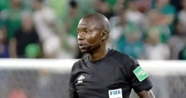 تعيين الحكَم الكونغولي ندالا لقيادة مباراة افتتاح أمم أفريقيا 2025 بين المغرب وجزر القمر