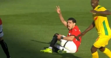 وزير الرياضة وأبو ريدة يؤكدان دعم المنتخب ويطمئنان على حالة محمد حمدى