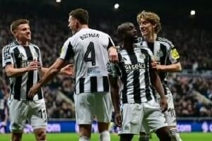 التشكيل الرسمي لمباراة كاراباج ضد نيوكاسل يونايتد فى دوري أبطال أوروبا