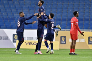 أبها يعزز الصدارة بثلاثية.. وسقوط العربي والزلفي والعروبة
                                                2026.02.21 | 01:33 am
                                                عزز فريق أبها الأول لكرة القدم صدارته لجدول ترتيب دوري يلو لأندية الدرجة الأولى بعد فوزه الجمعة على مضيفه العربي 3-1 لحساب الجولة الـ 23 «جولة يوم التأسيس».
ورفع أبها رصيده إلى 60 نقطة، وبفارق 11 عن أقرب ملاحقيه الدرعية الذي  ...