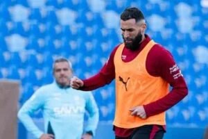 الهلال يعلن إصابة بنزيما وغيابه عن مباراة التعاون في الدوري السعودي