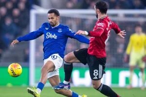 إيفرتون ضد مان يونايتد.. شوط أول سلبى وسيطرة للشياطين الحمر