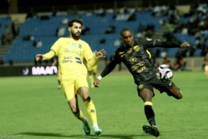 التعادل الخامس يحبط الاتحاد أمام الحزم
                                                2026.02.24 | 11:07 pm
                                                سقط فريق الاتحاد الأول لكرة القدم في فخ التعادل أمام مضيفه الحزم بنتيجة 1ـ1 في المباراة التي جرت على ملعب الأخير بالرس ضمن الجولة العاشرة المؤجلة من دوري روشن السعودي.
وانتظر الفريق الاتحادي حتى الدقيقة 80 ليتمكن من هز  ...