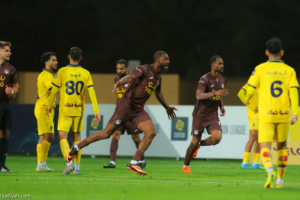 الجبلين يرد دين العروبة
                                                2026.02.25 | 12:25 am
                                                ردَّ فريق الجبلين الأول لكرة القدم الدين لمضيفه العروبة بعد أن كسبه بهدف دون رد، الثلاثاء، على ملعب العروبة، ضمن الجولة الـ24 من دوري يلو لأندية الدرجة الأولى.
وانتهى الشوط الأول بالتعادل دون أهداف، وفي الشوط الثاني، حسم ...