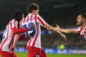 كلوب بروج ضد أتلتيكو.. الروخي بلانكوس يتفوق بثنائية فى الشوط الأول