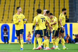 بعد 50 يوما.. النصر يستعيد الصدارة
                                                2026.02.22 | 12:16 am
                                                خطف فريق النصر الأول لكرة القدم صدارة دوري روشن السعودي بعد فوزه الكبير على ضيفه الحزم 4ـ0، السبت، على ملعب الأول بارك ضمن منافسات الجولة الـ 23 «جولة يوم التأسيس».
ورفع الفريق النصراوي رصيده إلى 55 نقطةً، وانتزع الصدارة  ...