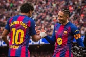 برشلونة ضد فياريال.. البارسا يتفوق بثنائية لامين يامال فى الشوط الأول.. فيديو