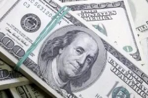 الدولار على مدار الساعة.. 46.93 جنيه سعر شراء الأخضر فى بنك البركة