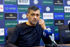 كونسيساو: لم نفقد الأمل في الدوري
                                                2026.02.24 | 11:46 pm
                                                شدد البرتغالي سيرجيو كونسيساو، مدرب فريق الاتحاد الأول لكرة القدم، على أن استبعاد بعض النجوم عن مواجهة الحزم لا يعني بالضرورة فقدانه أمل المنافسة على لقب دوري روشن السعودي.
واعتمد المدرب البرتغالي على تشكيلة أمام الحزم ...