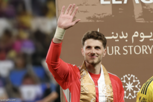 في ليلة الصدارة.. بينتو يعادل بونو
                                                2026.02.22 | 01:35 am
                                                حافظ البرازيلي بينتو ماتيوس، حارس مرمى فريق النصر الأول لكرة القدم، على شباكه نظيفة للمرة السادسة تواليًا، والسابعة في النسخة الجارية لدوري روشن السعودي بعدما خرج فريقه منتصرًا على الحزم 4-0، السبت على ملعب الأول بارك  ...