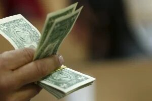 تعرف على سعر الدولار اليوم الاثنين في بنك مصر 46.74 جنيه للشراء