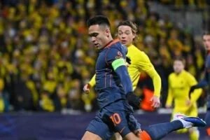 التعادل 1-1 يحسم الشوط الأول من مباراة بودو جليمت ضد الإنتر.. فيديو