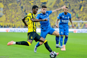 تغييرات الكلاسيكو.. 6 يغيبون.. و7 جدد ينتظرون الفرصة
                                                2026.02.21 | 04:04 pm
                                                فقدت مباراة الكلاسيكو، التي تجمع بين فريق الهلال الأول لكرة القدم ومنافسه الاتحاد، السبت، ضمن الجولة الـ 23 من دوري روشن السعودي «جولة يوم التأسيس»، ستة أسماء حضرت اللقاء السابق بينهما في البطولة.
ورحل عن الهلال أربعة  ...