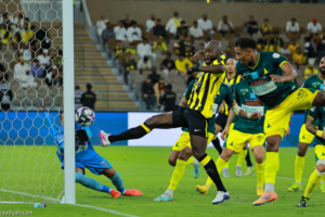 الاتحاد يعبر الخليج بالنتيجة المفضلة
                                                2026.02.28 | 12:30 am
                                                فاز فريق الاتحاد الأول لكرة القدم على ضيفه الخليج، مساء الجمعة في جدة، بنتيجته المفضلة الموسم الجاري، 1ـ0، وعاد إلى طريق الانتصارات بعد تعادلين 1-1 مع الهلال والحزم.
وبعد شوط أول سلبي، أحرز المدافع البرتغالي دانيلو  ...