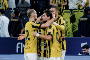 بهدف عوار.. الاتحاد يكسر شراكة النصر
                                                2026.02.22 | 12:26 am
                                                كسر فريق الاتحاد الأول لكرة القدم شراكته مع النصر، ليصبح أكثر نادٍ هزّ شباك الهلال في دوري روشن السعودي، عقب المواجهة التي جمعتهما، السبت، ضمن الجولة «يوم التأسيس» الـ23 على ملعب المملكة أرينا، وفقًا لإحصاءات موقع  ...