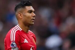 ميلان ويوفنتوس يتنافسان على كاسيميرو في الصيف