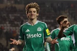 نيوكاسل يكتسح كاراباج 6-1 فى ليلة أنتوني جوردون ويضع قدمًا فى ثمن نهائى الأبطال
