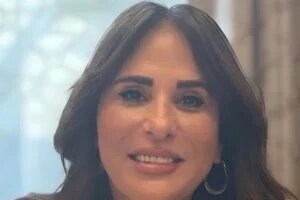 وزيرة الإسكان تتابع مشروعات تطوير ومد الطرق والمرافق بالمناطق الصناعية