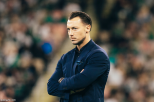 السبت.. يايسله يفتح ملف ضمك
                                                2026.02.21 | 05:00 pm
                                                يفتح الألماني ماتياس يايسله، مدرب فريق الأهلي الأول لكرة القدم، ملف الإعداد لمواجهة ضمك، التي تنظم عند الـ 10:00 من مساء الإثنين المقبل، ضمن الجولة العاشرة من دوري روشن السعودي، وفق مصدر خاص بـ«الرياضية».
وأوضح المصدر  ...