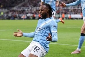 أنطوان سيمينيو أفضل لاعب فى شهر فبراير بالدوري الإنجليزي