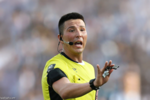 المرة الثانية.. أورتيجا يظهر أمام الأهلي
                                                2026.03.13 | 04:24 pm
                                                يقود الحكم البيروفي كيفن أورتيجا، مواجهة فريق القادسية الأول لكرة القدم والأهلي، الجمعة، ضمن منافسات الجولة الـ26 من دوري روشن السعودي، على ملعب الأمير محمد بن فهد في الدمام، وفق ما نشره اتحاد اللعبة، الجمعة، على منصة  ...