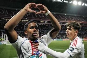 أولمبيك ليون ضد باريس.. أومتيتي ينتقد إندريك بعد التعادل