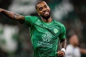 إيفان تونى يفلت من العقوبة بعد احتفاله المثير أمام الاتحاد