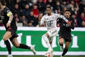 باير ليفركوزن ضد البايرن.. البافاري يتأخر بهدف وطرد جاكسون بالشوط الأول