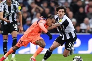 برشلونة يخطف تعادلًا قاتلًا من نيوكاسل يونايتد في دوري أبطال أوروبا