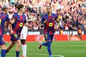 برشلونة يدك إشبيلية 5-2 فى ليلة هاتريك رافينيا وعودة جافى.. فيديو