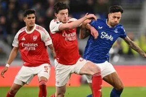 موعد مباراة أرسنال وإيفرتون فى الدوري الإنجليزي والقناة الناقلة