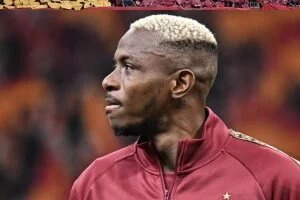 جمهور جالاتا سراى يبهر أوسيمين بلافتة مميزة.. والنيجيرى يرد