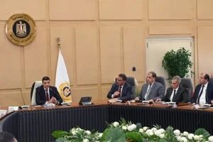 خالد هاشم يبحث مستجدات استراتيجية الصناعة