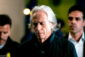 ماني خارج الحسابات.. وأيمن يظهر
                                                2026.03.14 | 09:21 pm
                                                خرج السنغالي ساديو ماني، مهاجم فريق النصر الأول لكرة القدم، من حسابات مدربه البرتغالي جورجي جيسوس خلال مباراة الخليج، السبت، ضمن جولة «يوم العلم» الـ 26 من دوري روشن السعودي على ملعب الأمير محمد بن فهد في الدمام.
واشتكى  ...