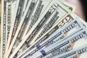 سعر الدولار اليوم الأربعاء11-3-2026 فى البنك المصرى الخليجى 51.94 جنيه للشراء