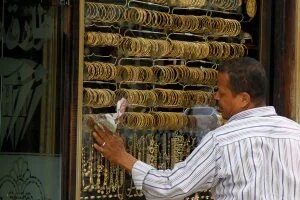 سعر الذهب اليوم الثلاثاء 3 مارس 2026 في مصر بعد هبوط 180 جنيها