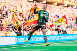 سعود أساسيّا أمام لوريان
                                                2026.03.14 | 06:48 pm
                                                يظهر السعودي سعود عبد الحميد، ظهير فريق لانس الأول لكرة القدم، أساسيًّا أمام لوريان، السبت، ضمن منافسات الجولة الـ26 من الدوري الفرنسي على ملعب دي ميستور.
وشارك سعود عبد الحميد أساسيًّا في المباراة الماضية أمام ميتز،  ...