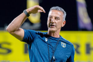 شاموسكا لـ«الرياضية»: متمسك بالتعاون.. وتفاوض الدرعية كذبة
                                                2026.03.09 | 05:24 pm
                                                أكد البرازيلي بريكليس شاموسكا، مدرب فريق التعاون الأول لكرة القدم، تركيزه على تحقيق مركز متقدم في دوري روشن السعودي، مع نهاية الموسم الجاري، وفق حديث خاص بـ«الرياضية».
 ورفض المدرب البرازيلي صحة تلقيه عرضًا رسميًا، أو  ...