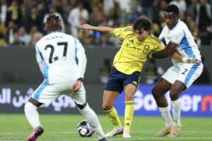 أهداف فيليش غائبة في 15 مباراة.. و7 تعوضها
                                                2026.03.09 | 11:17 pm
                                                مرّ أكثر من شهرين على آخر هدفٍ أحرزه البرتغالي جواو فيليش، مهاجم فريق النصر الأول لكرة القدم، الذي خاصمته شباك المنافسين في 15 مباراةٍ على التوالي، لكنه عوّض عشاق «الأصفر» بصناعة أهدافٍ لزملائه بلغت سبعة.
وتوقّف فيليش عن ...