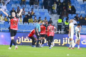 ثلاثية الرياض تكتب نصرا تاريخيا على الاتحاد
                                                2026.03.14 | 12:25 am
                                                حقق فريق الرياض الأول لكرة القدم انتصارًا تاريخيًا أمام الاتحاد، مساء الجمعة، وهزمه للمرة الأولى ضمن دوري روشن السعودي، الذي جمع بينهما للمرة السادسة.
وقص الاتحاد شريط أهداف المباراة، التي استضافها ملعب مدينة الأمير  ...