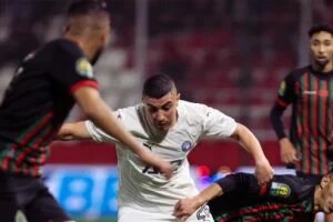 كاف يثير الجدل بإعلان حضور جماهير الجيش الملكى أمام بيراميدز رغم العقوبة