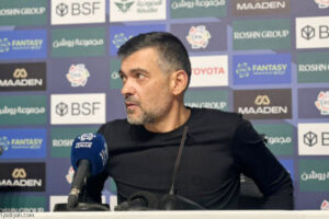 كونسيساو: خسرنا مباراة سخيفة.. وصافرات الاستهجان من حق الجمهور
                                                2026.03.14 | 01:11 am
                                                أبدى البرتغالي سيرجيو كونسيساو، مدرب فريق الاتحاد الأول لكرة القدم، استغرابه مما سمَّاها «سخافة» مباراة «النمور» مع الرياض، مساء الجمعة، كاشفًا عن سبب إبعاد مواطنه المدافع دانيلو بيريرا عنها.
وخسِر الاتحاد، حامل  ...